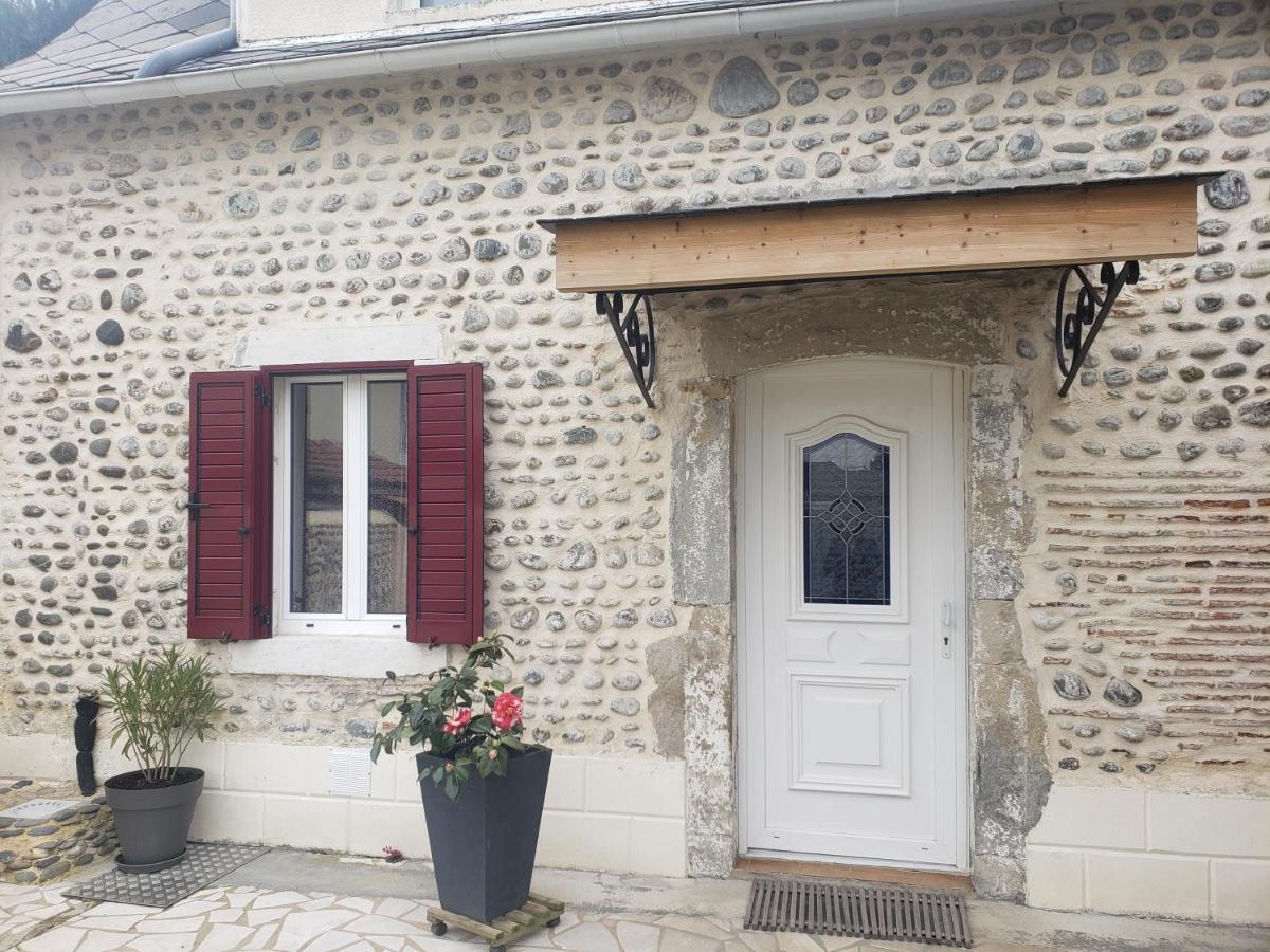 Maison En Galets Pardies Luaran gambar